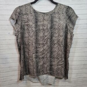 CHASER LEOPARD PRINT SHORT SLEEVE BLOUSE, SZ SMALL